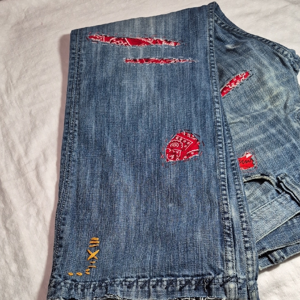 Polo Ralph Lauren Blue Boyfriend Jeans with Red Accents - Picture 5 of 16